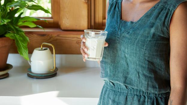 Uống sữa giúp phục hồi cơ bắp